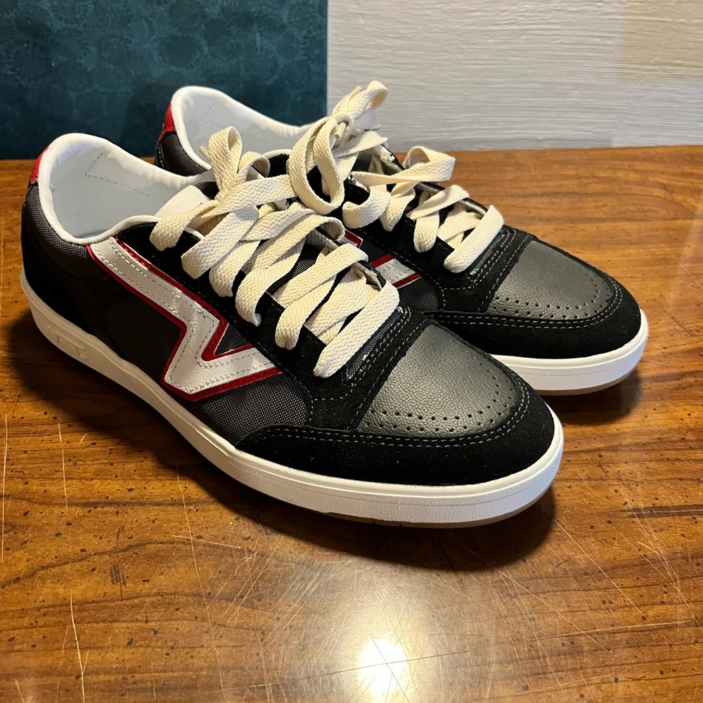 VANS 9 women 7.5 men